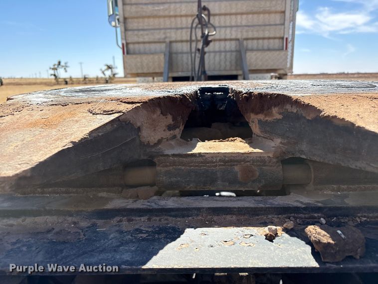 image for item EU4897 1991 Peterbilt 378 semi truck