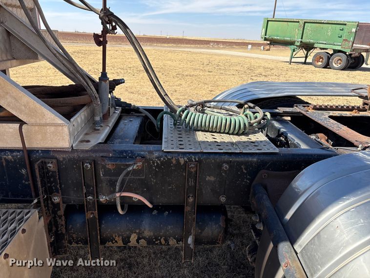 image for item EU4897 1991 Peterbilt 378 semi truck