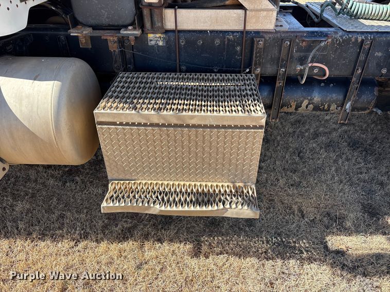 image for item EU4897 1991 Peterbilt 378 semi truck