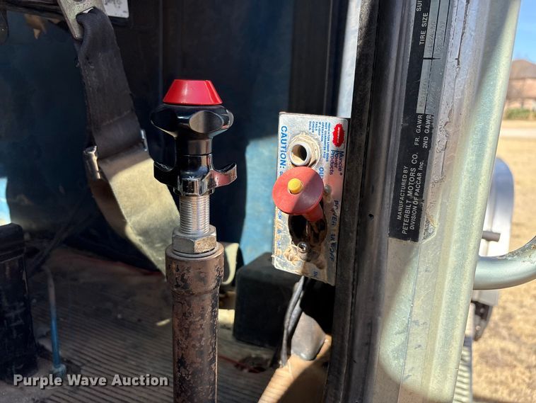 image for item EU4897 1991 Peterbilt 378 semi truck