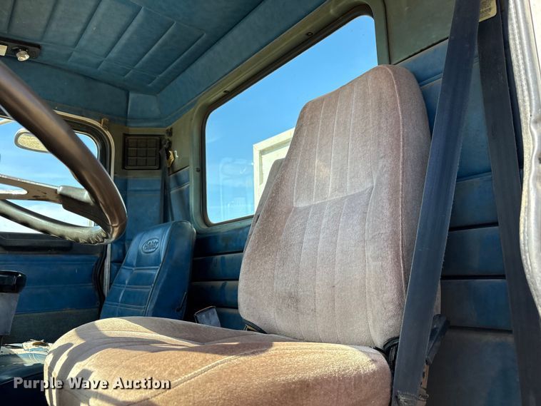 image for item EU4897 1991 Peterbilt 378 semi truck