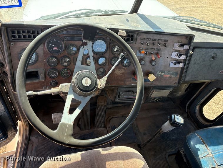 image for item EU4897 1991 Peterbilt 378 semi truck