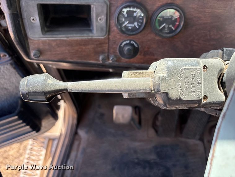 image for item EU4897 1991 Peterbilt 378 semi truck