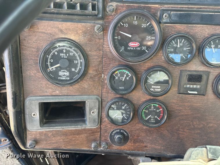 image for item EU4897 1991 Peterbilt 378 semi truck