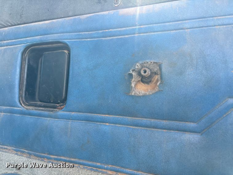 image for item EU4897 1991 Peterbilt 378 semi truck