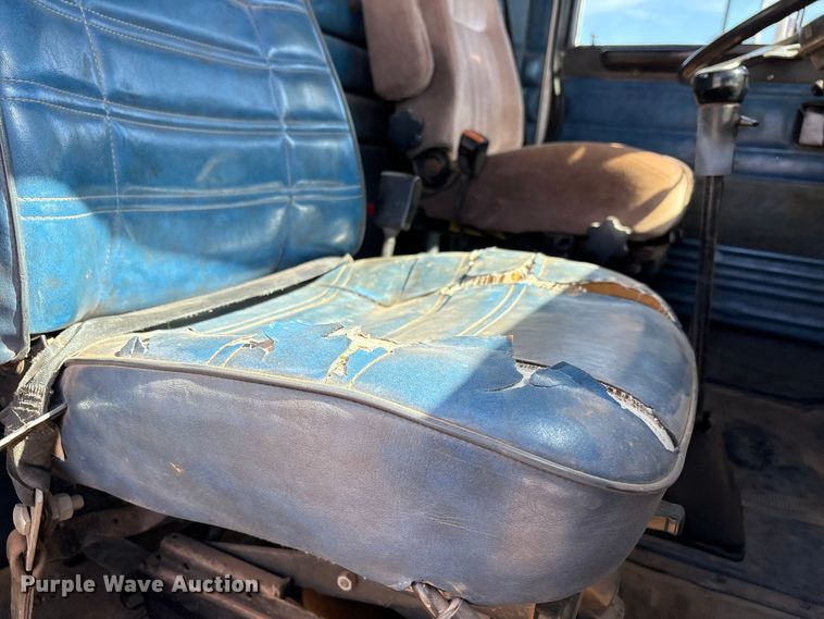 image for item EU4897 1991 Peterbilt 378 semi truck