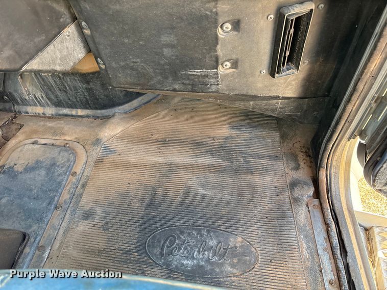 image for item EU4897 1991 Peterbilt 378 semi truck