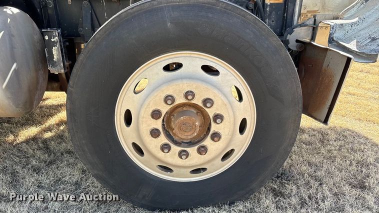 image for item EU4897 1991 Peterbilt 378 semi truck