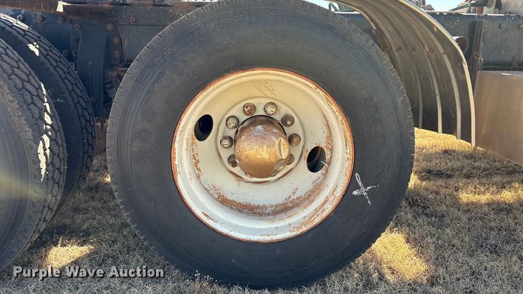 image for item EU4897 1991 Peterbilt 378 semi truck