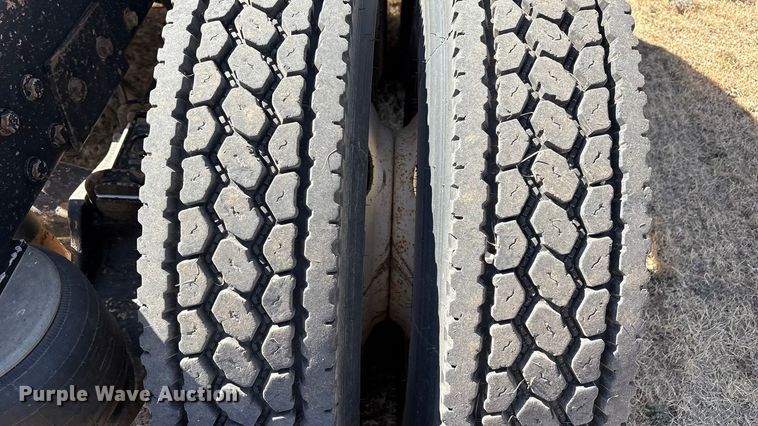 image for item EU4897 1991 Peterbilt 378 semi truck