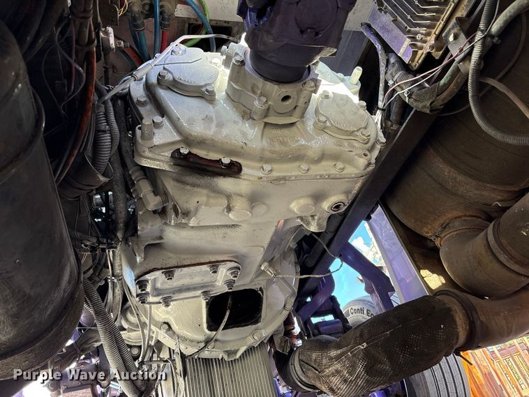 image for item EU7366 2017 Peterbilt 389 semi truck