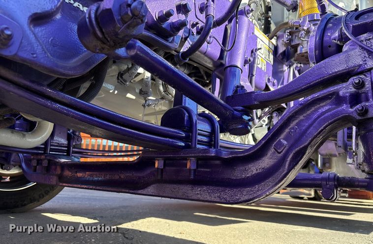 image for item EU7366 2017 Peterbilt 389 semi truck