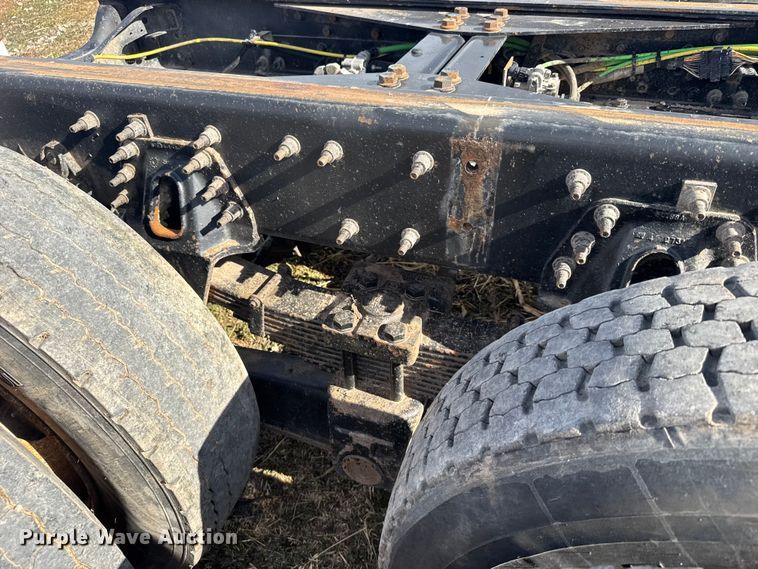 image for item FB0807 2013 International 7500 truck cab and chassis