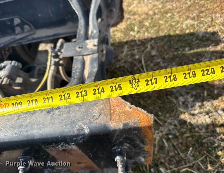 image for item FB0807 2013 International 7500 truck cab and chassis