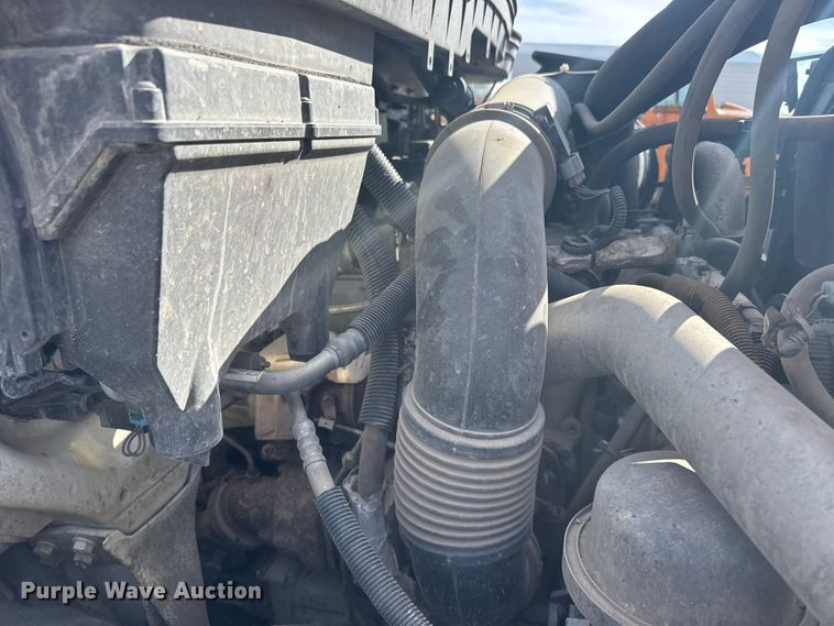 image for item FB0807 2013 International 7500 truck cab and chassis