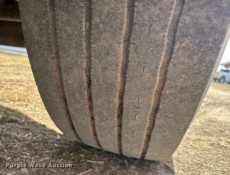 image for item FB0807 2013 International 7500 truck cab and chassis