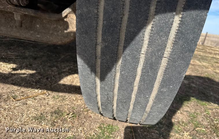 image for item FB0807 2013 International 7500 truck cab and chassis