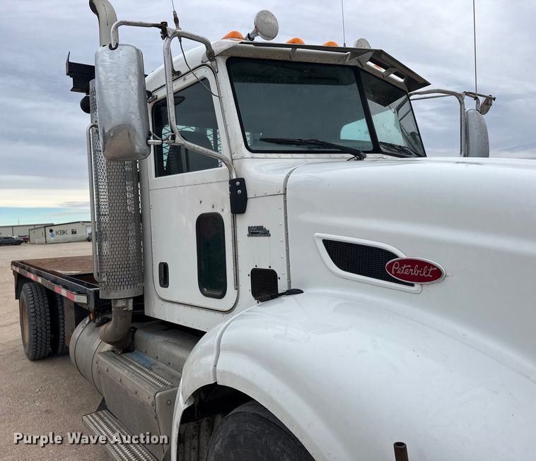 image for item FB0808 2013 Peterbilt 384 flatbed truck