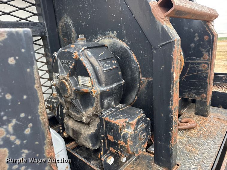 image for item FB0808 2013 Peterbilt 384 flatbed truck