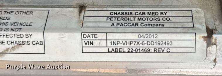 image for item FB0808 2013 Peterbilt 384 flatbed truck