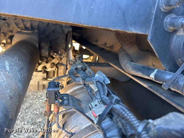 image for item FB0815 2010 Peterbilt 335 truck cab and chassis