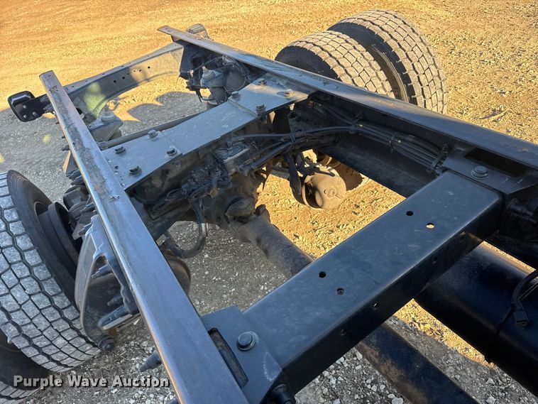 image for item FB0815 2010 Peterbilt 335 truck cab and chassis