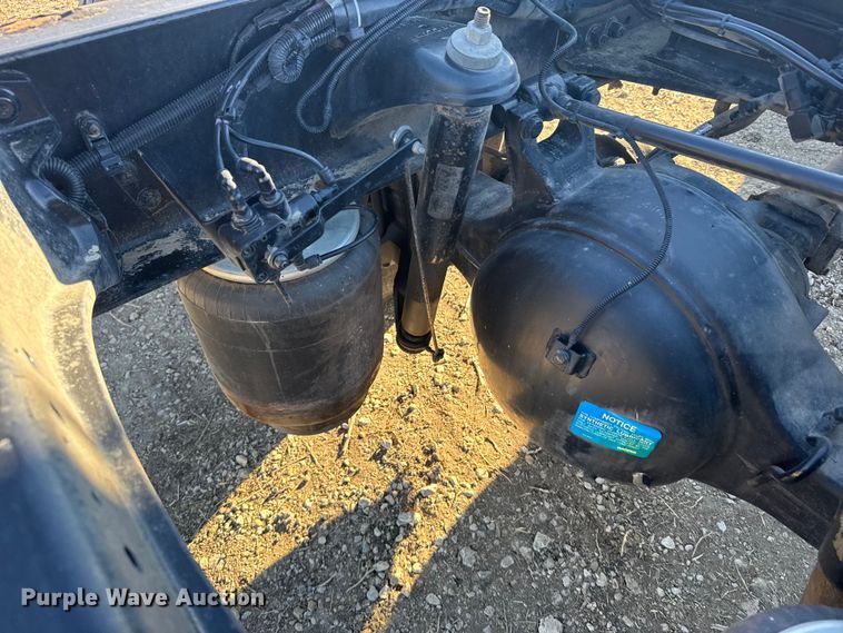 image for item FB0815 2010 Peterbilt 335 truck cab and chassis