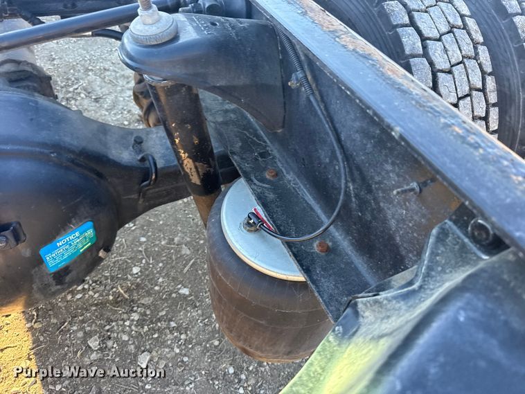 image for item FB0815 2010 Peterbilt 335 truck cab and chassis