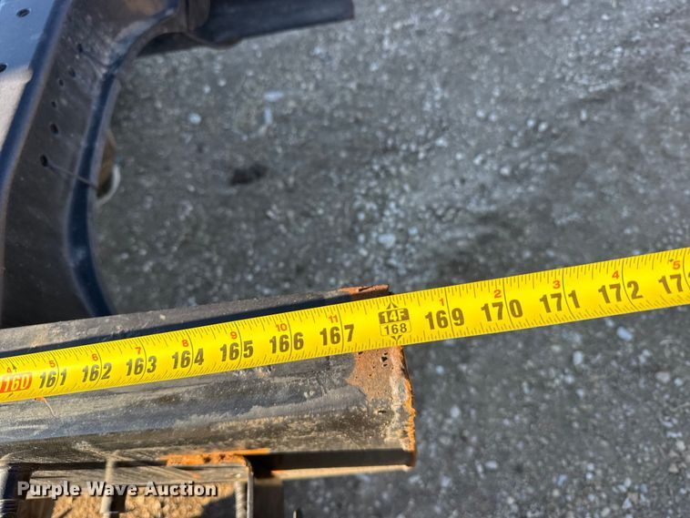 image for item FB0815 2010 Peterbilt 335 truck cab and chassis