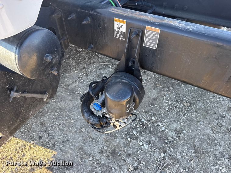 image for item FB0815 2010 Peterbilt 335 truck cab and chassis