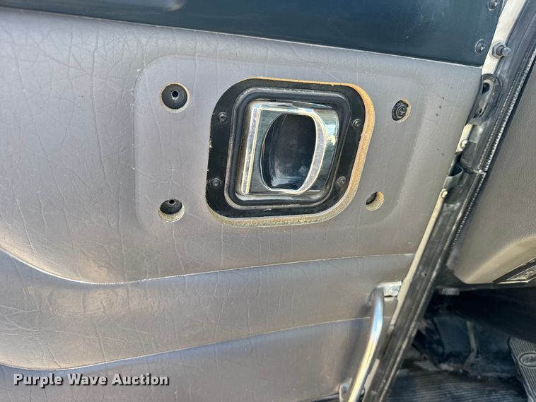 image for item FB0815 2010 Peterbilt 335 truck cab and chassis