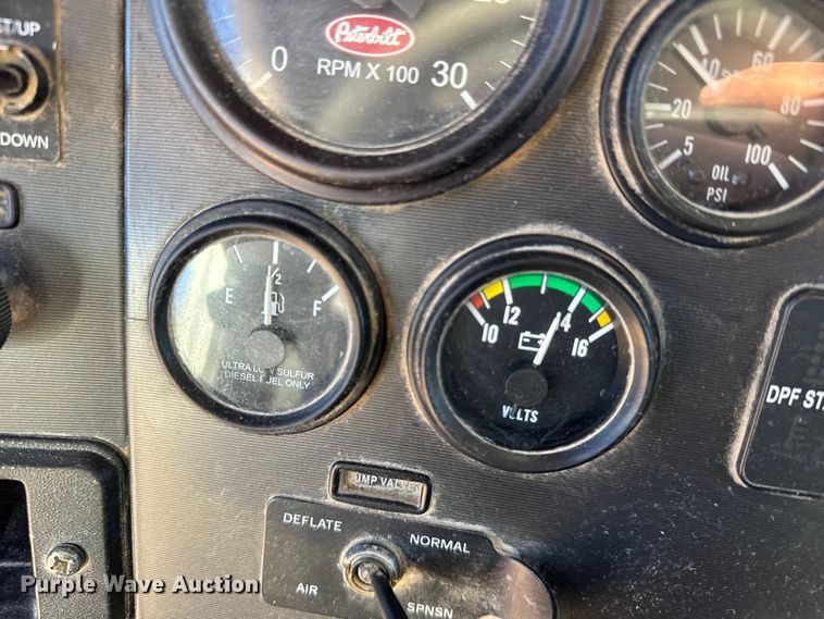 image for item FB0815 2010 Peterbilt 335 truck cab and chassis