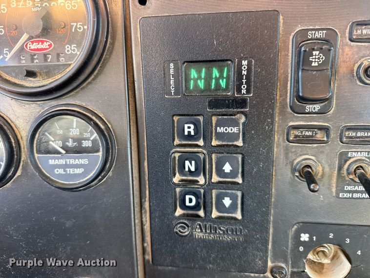 image for item FB0815 2010 Peterbilt 335 truck cab and chassis