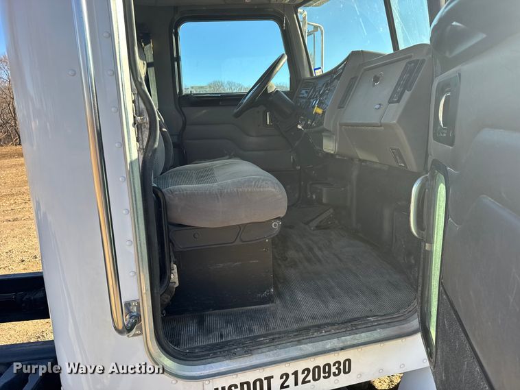 image for item FB0815 2010 Peterbilt 335 truck cab and chassis