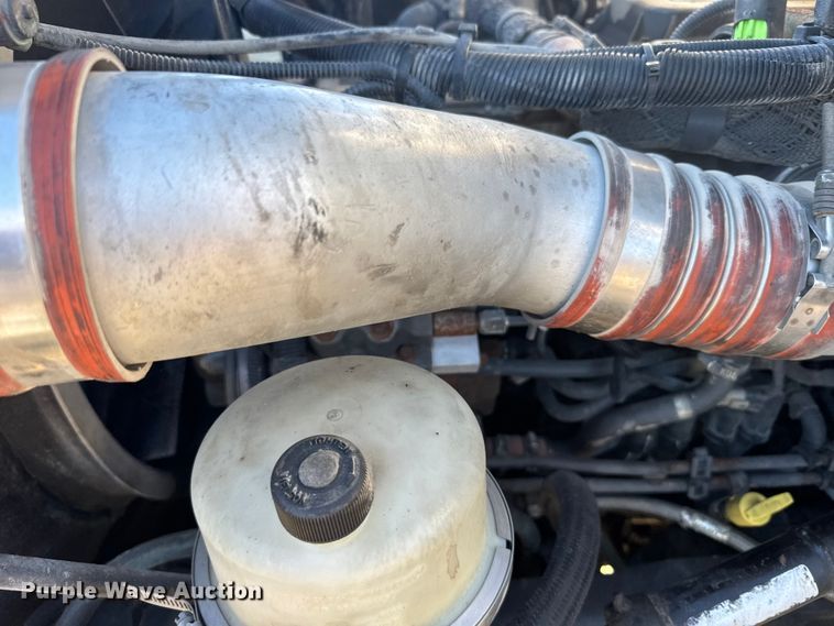 image for item FB0815 2010 Peterbilt 335 truck cab and chassis