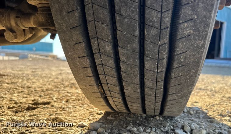 image for item FB0815 2010 Peterbilt 335 truck cab and chassis