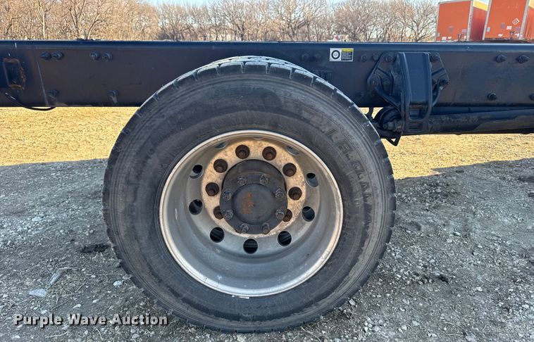 image for item FB0815 2010 Peterbilt 335 truck cab and chassis