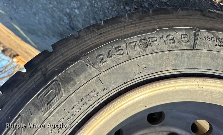 image for item FB0815 2010 Peterbilt 335 truck cab and chassis