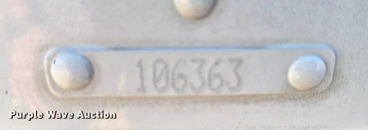 image for item FB0815 2010 Peterbilt 335 truck cab and chassis