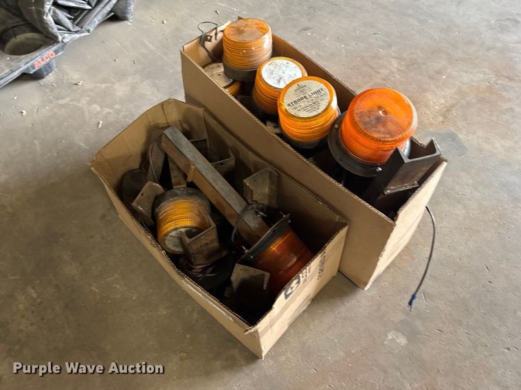 image for item FB0911 Approximately 17 strobe lights