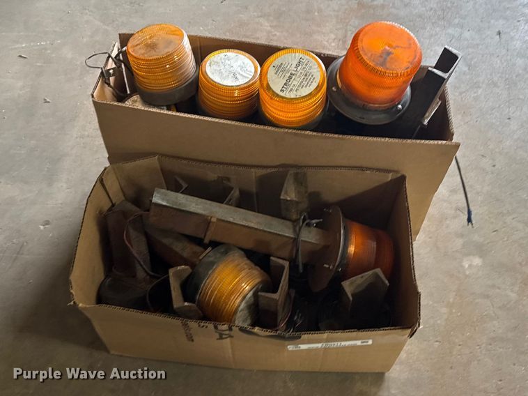 image for item FB0911 Approximately 17 strobe lights