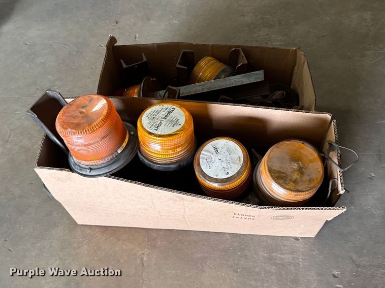 image for item FB0911 Approximately 17 strobe lights