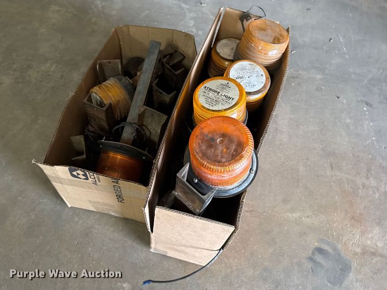 image for item FB0911 Approximately 17 strobe lights