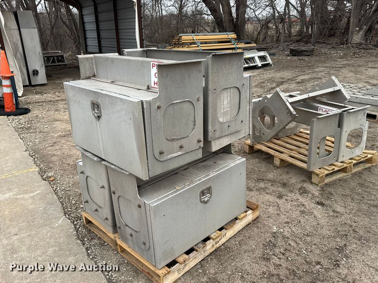 image for item FB0912 (4) toolboxes 