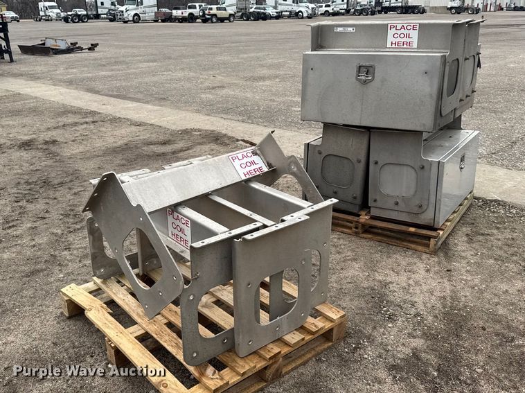 image for item FB0912 (4) toolboxes 