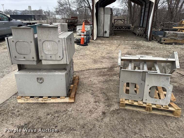 image for item FB0912 (4) toolboxes 