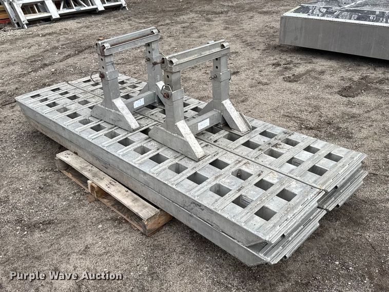 image for item FB0913 (4) trailer ramps