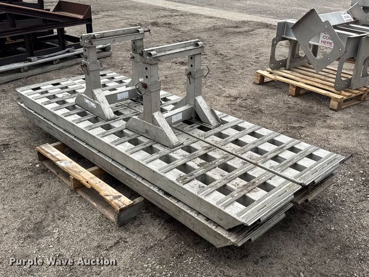 image for item FB0913 (4) trailer ramps