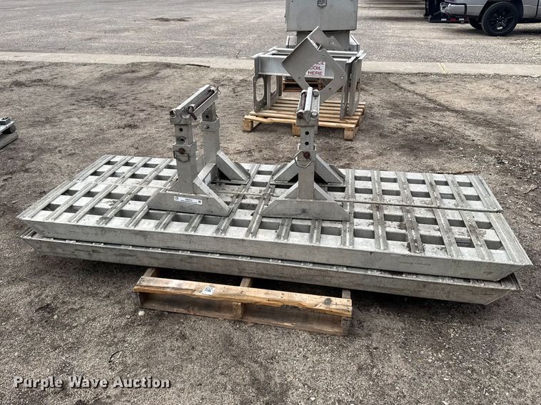 image for item FB0913 (4) trailer ramps