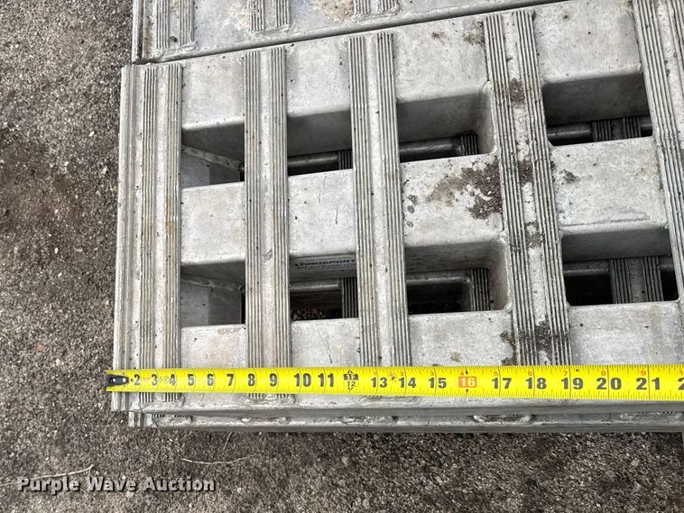 image for item FB0913 (4) trailer ramps